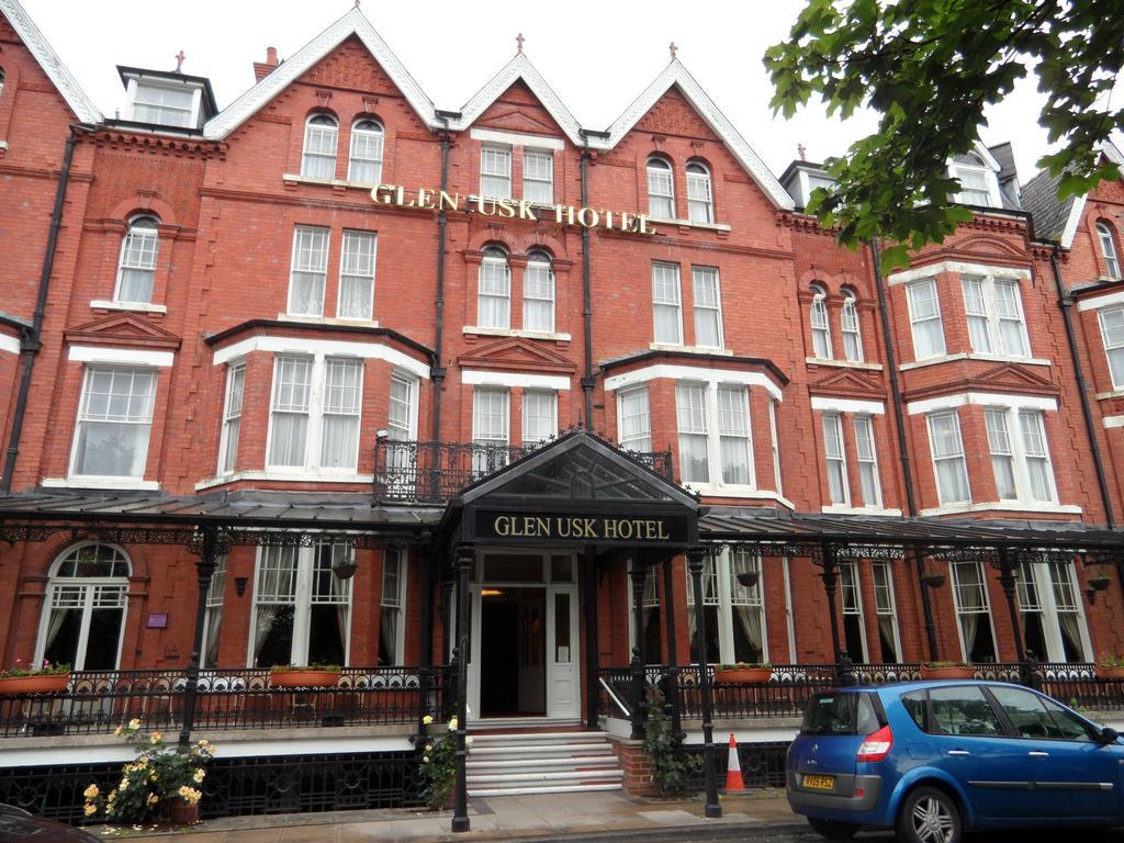 Glen Usk Hotel Llandrindod Wells Exterior photo