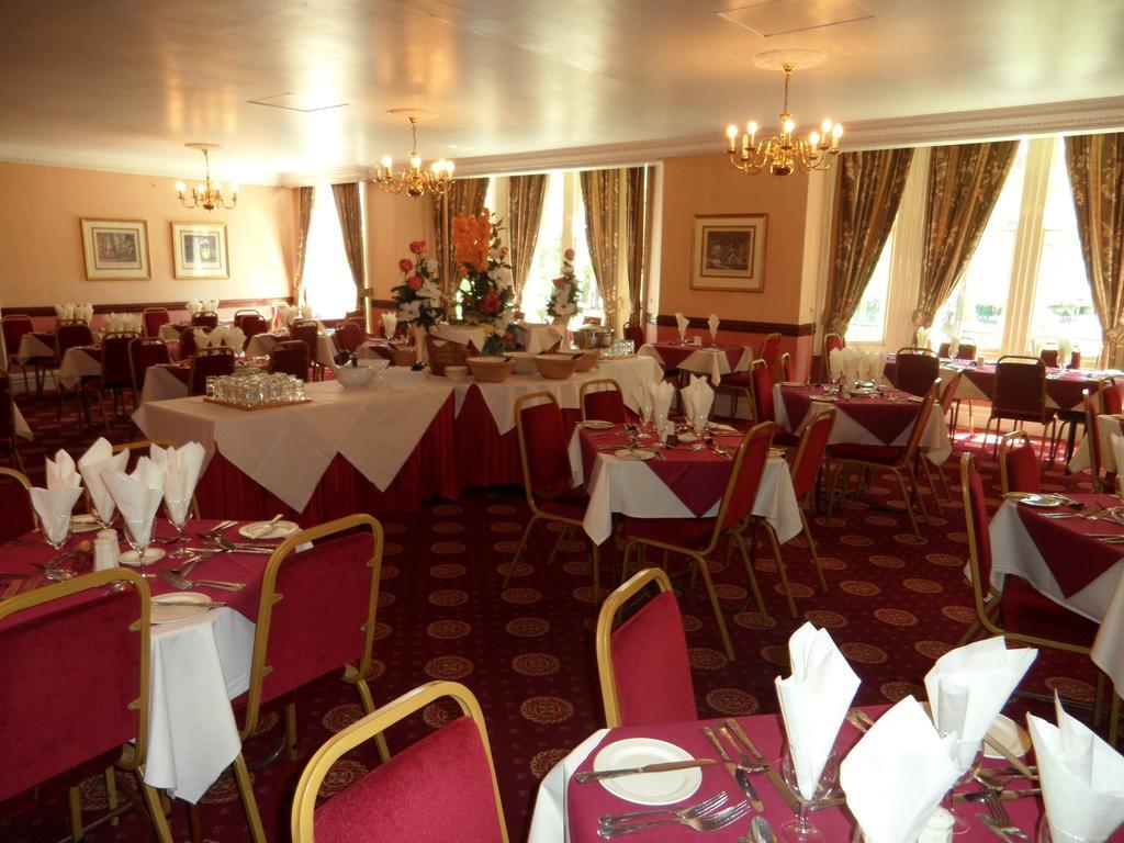 Glen Usk Hotel Llandrindod Wells Exterior photo