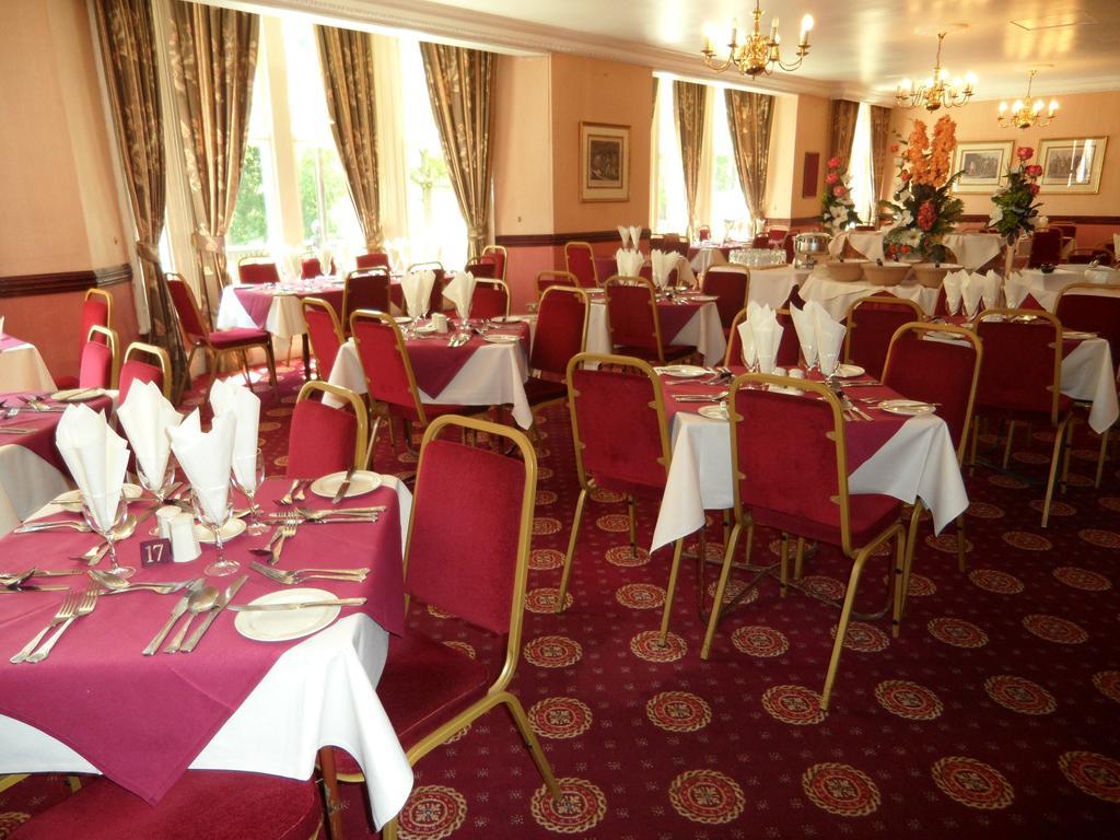 Glen Usk Hotel Llandrindod Wells Exterior photo